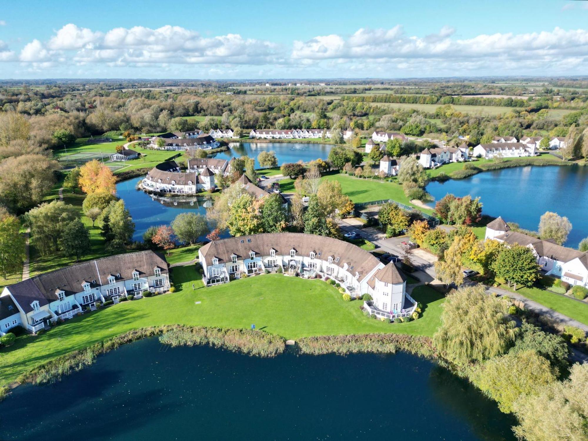 Luxury Kingfisher Lodge, Isis Lake, Within The Cotswold Waterpark سيرنسيستر المظهر الخارجي الصورة