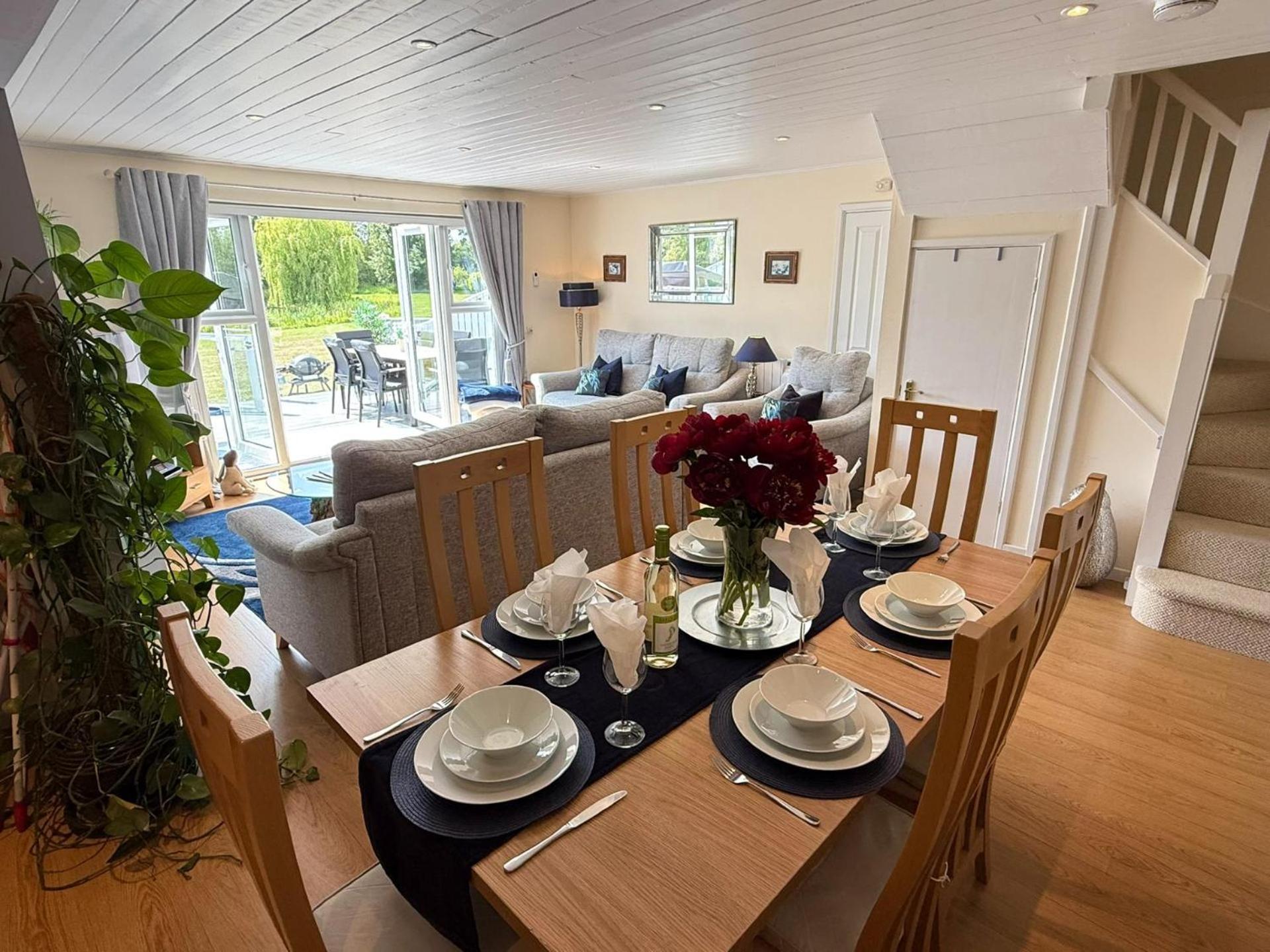 Luxury Kingfisher Lodge, Isis Lake, Within The Cotswold Waterpark سيرنسيستر المظهر الخارجي الصورة