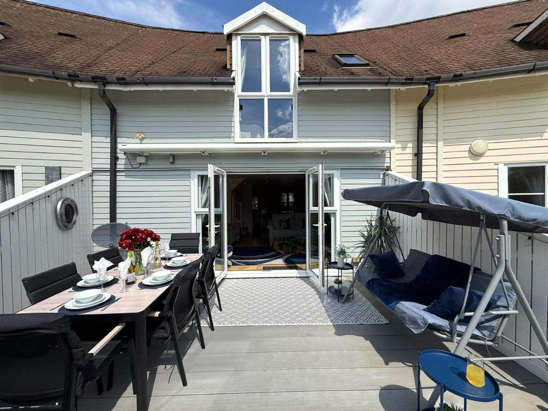Luxury Kingfisher Lodge, Isis Lake, Within The Cotswold Waterpark سيرنسيستر المظهر الخارجي الصورة