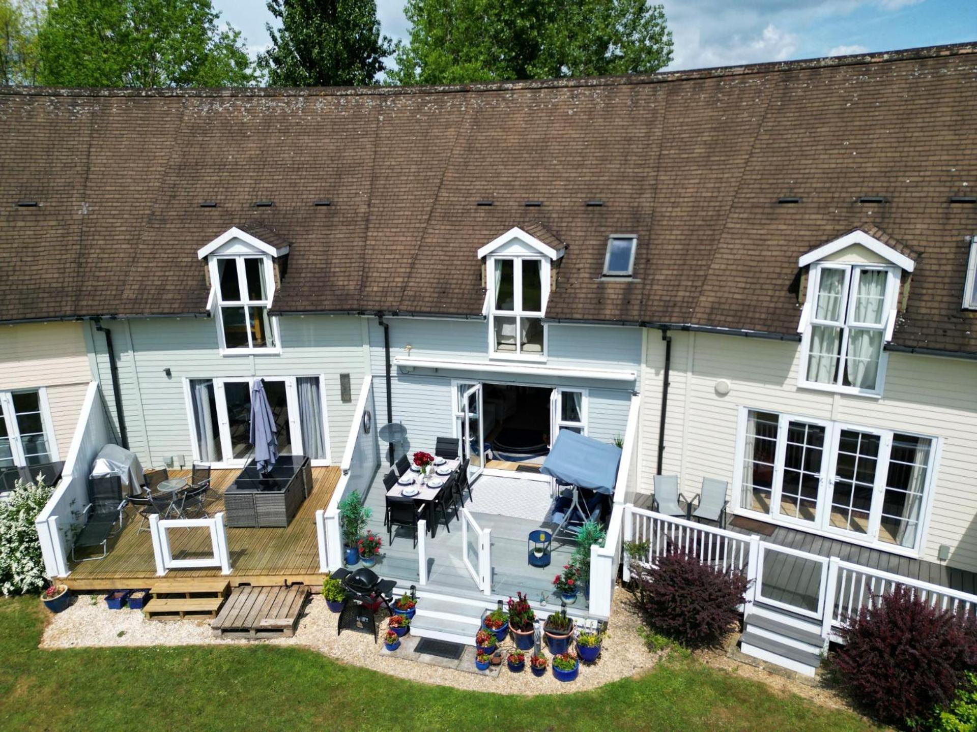 Luxury Kingfisher Lodge, Isis Lake, Within The Cotswold Waterpark سيرنسيستر المظهر الخارجي الصورة