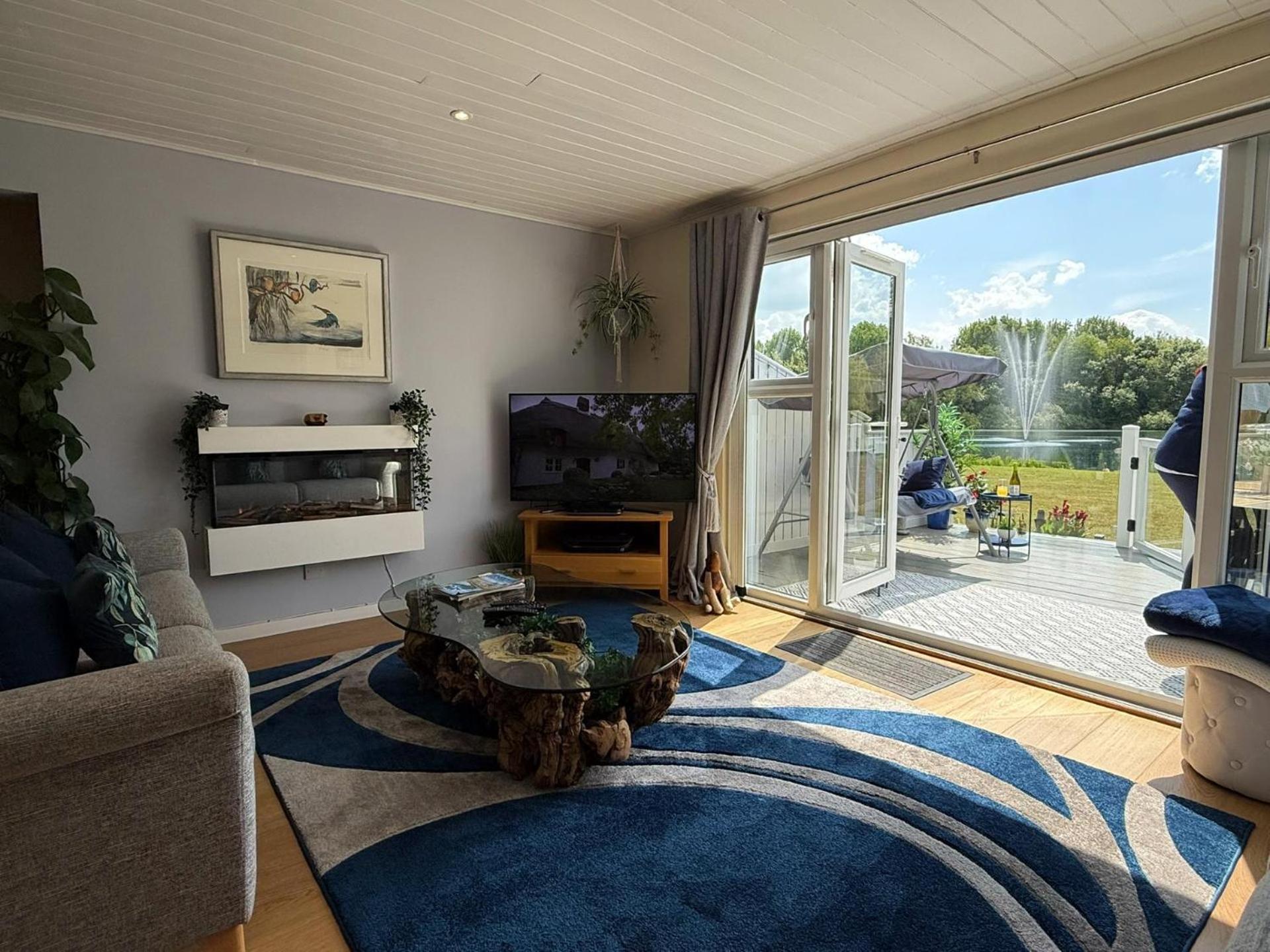 Luxury Kingfisher Lodge, Isis Lake, Within The Cotswold Waterpark سيرنسيستر المظهر الخارجي الصورة