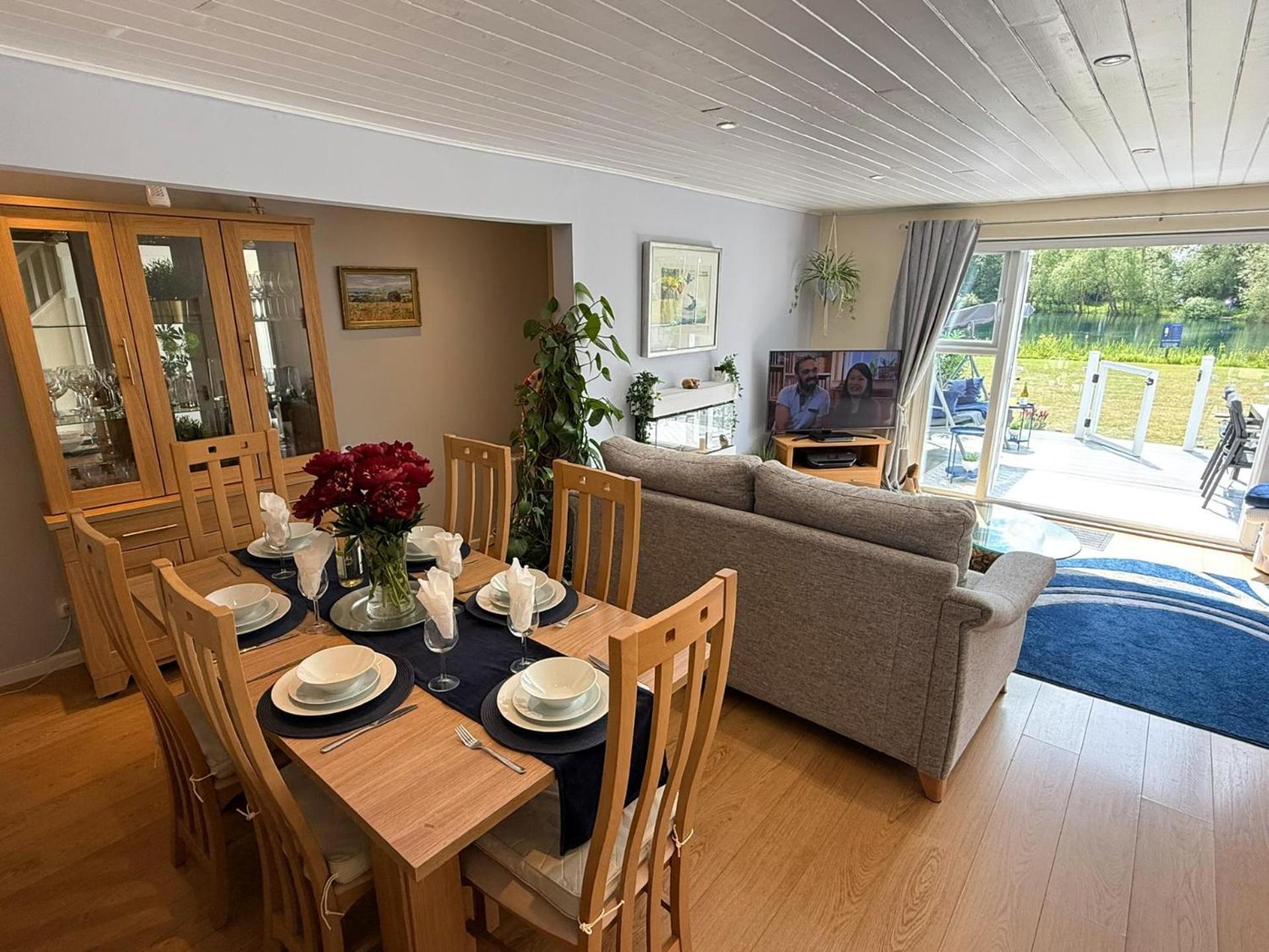 Luxury Kingfisher Lodge, Isis Lake, Within The Cotswold Waterpark سيرنسيستر المظهر الخارجي الصورة